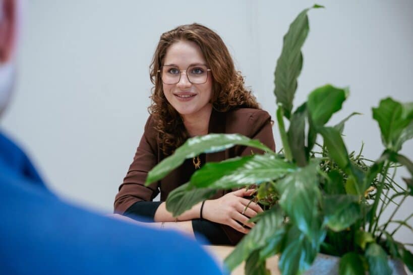 Fredou Nieuwenhuis in gesprek.