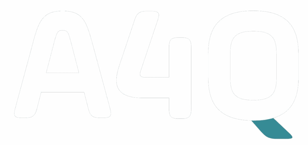 Logo van A4Q met witte letters.